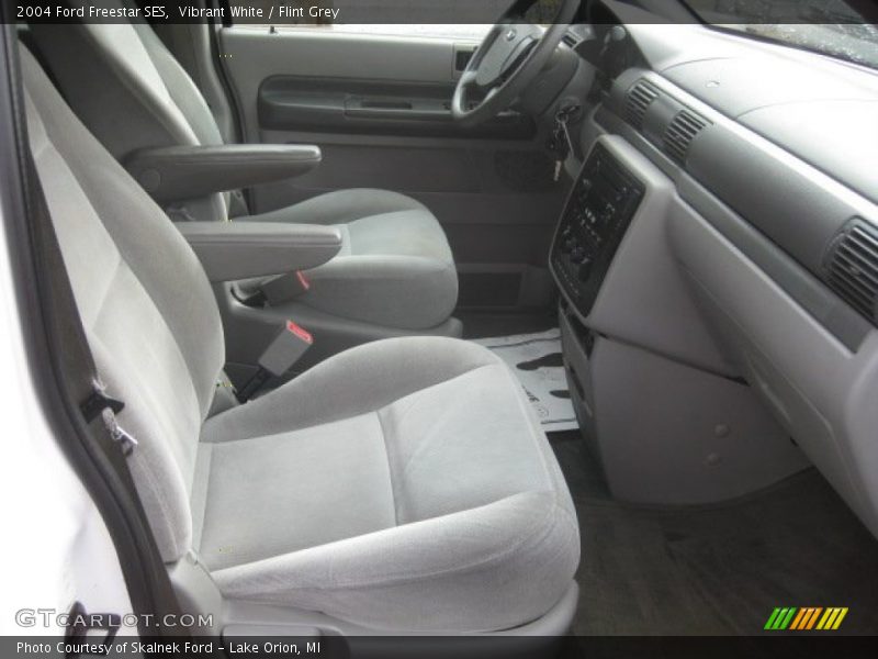 Vibrant White / Flint Grey 2004 Ford Freestar SES