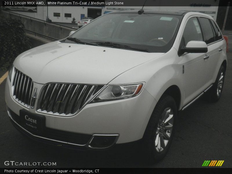 Front 3/4 View of 2011 MKX AWD