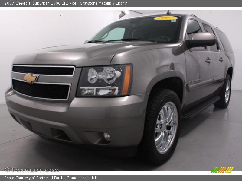 Front 3/4 View of 2007 Suburban 1500 LTZ 4x4