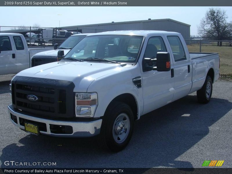 Oxford White / Medium Stone 2009 Ford F250 Super Duty XL SuperCab