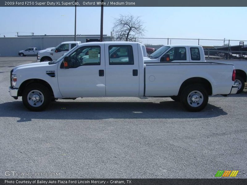 Oxford White / Medium Stone 2009 Ford F250 Super Duty XL SuperCab