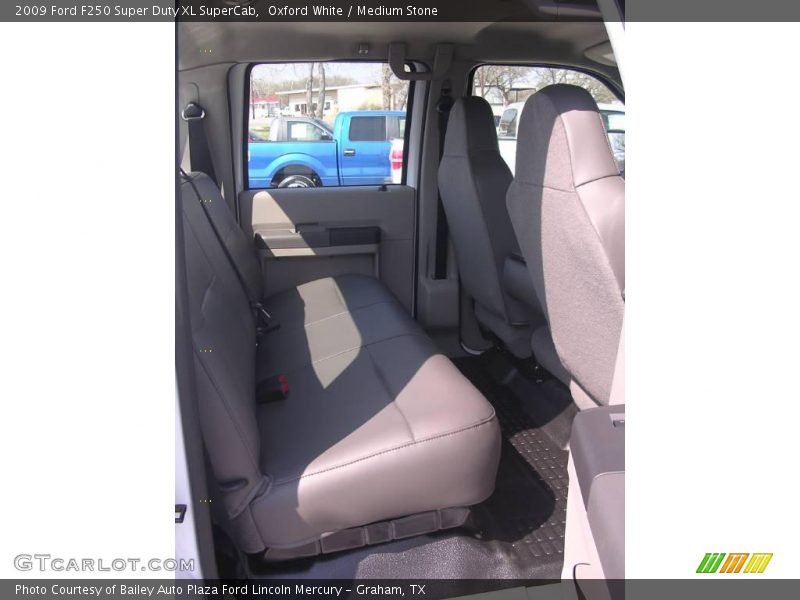 Oxford White / Medium Stone 2009 Ford F250 Super Duty XL SuperCab