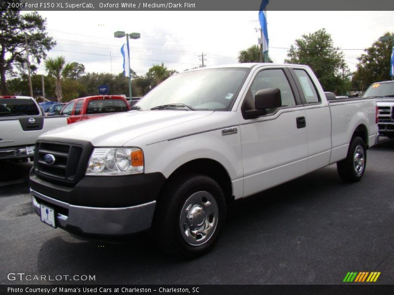 Oxford White / Medium/Dark Flint 2006 Ford F150 XL SuperCab