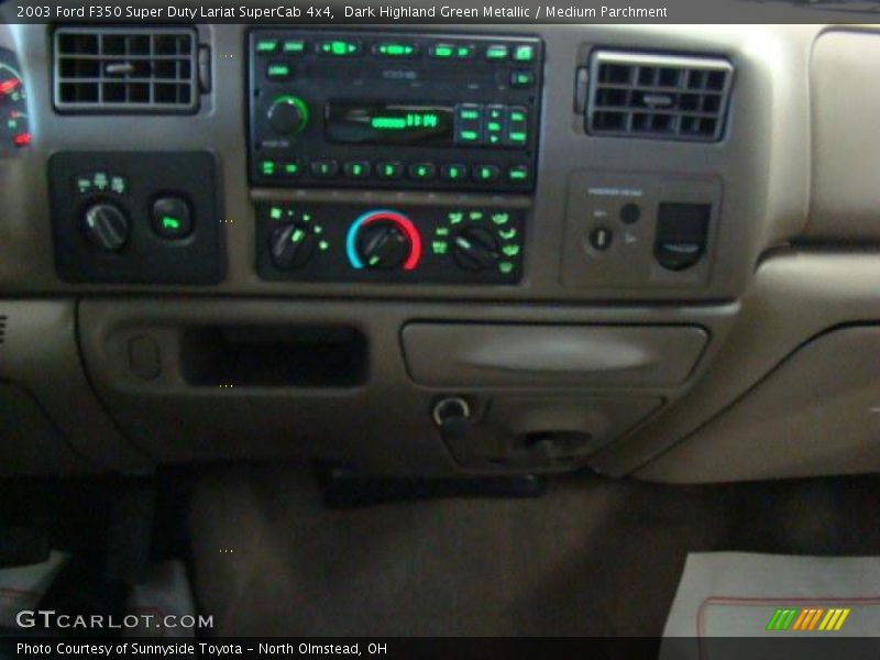 Dark Highland Green Metallic / Medium Parchment 2003 Ford F350 Super Duty Lariat SuperCab 4x4