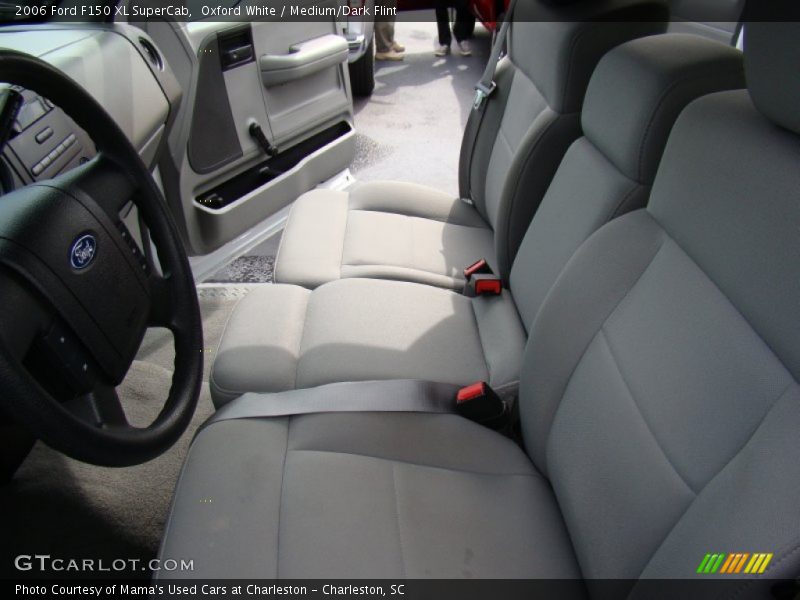Oxford White / Medium/Dark Flint 2006 Ford F150 XL SuperCab