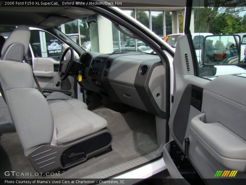Oxford White / Medium/Dark Flint 2006 Ford F150 XL SuperCab