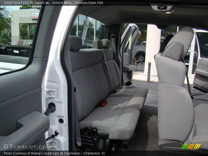 Oxford White / Medium/Dark Flint 2006 Ford F150 XL SuperCab