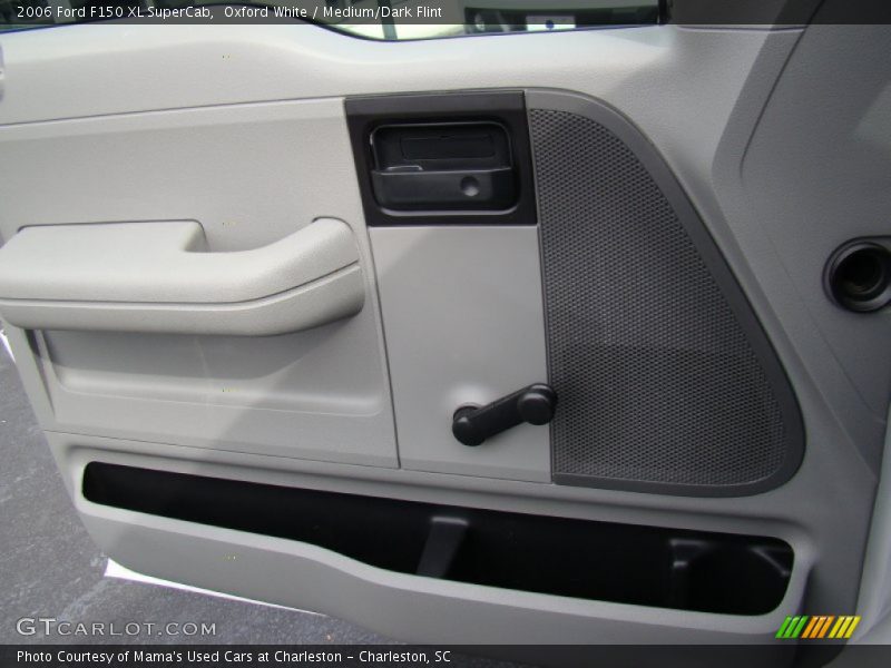 Oxford White / Medium/Dark Flint 2006 Ford F150 XL SuperCab