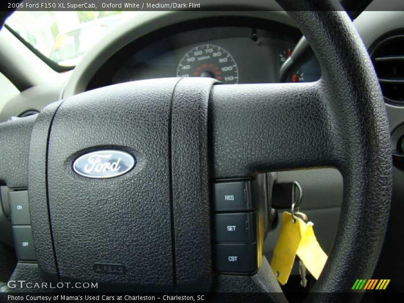 Oxford White / Medium/Dark Flint 2006 Ford F150 XL SuperCab