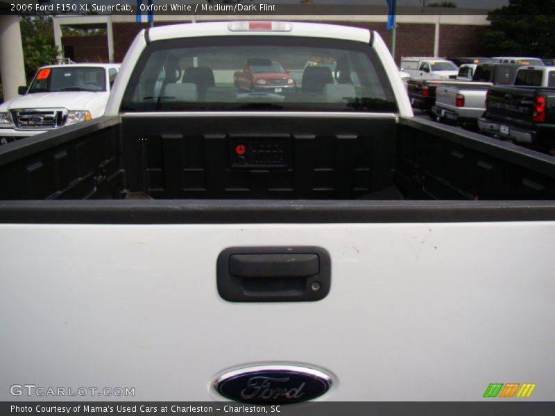 Oxford White / Medium/Dark Flint 2006 Ford F150 XL SuperCab