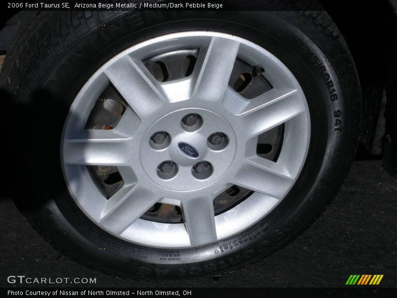 Arizona Beige Metallic / Medium/Dark Pebble Beige 2006 Ford Taurus SE