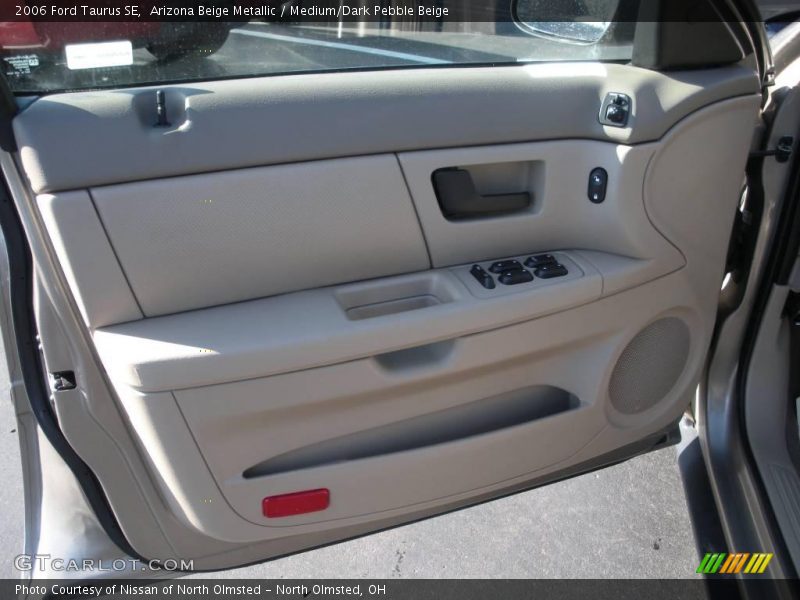 Arizona Beige Metallic / Medium/Dark Pebble Beige 2006 Ford Taurus SE