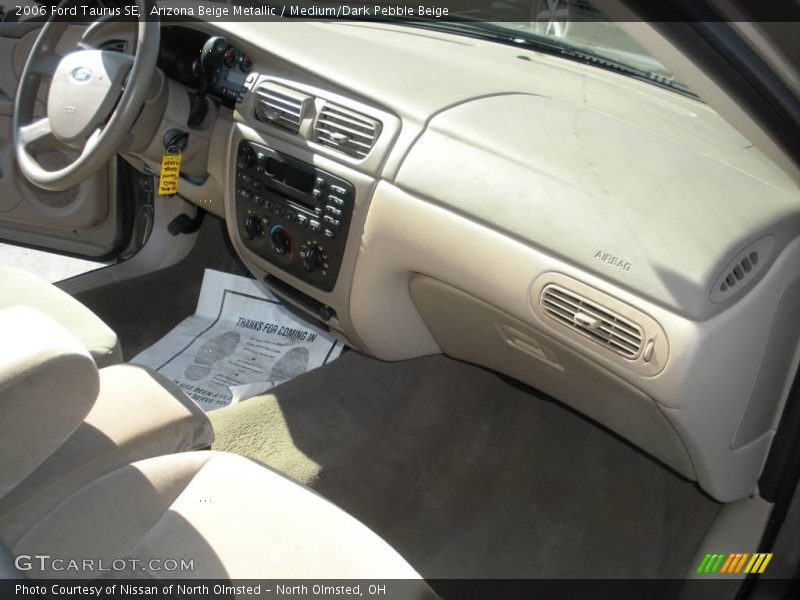 Arizona Beige Metallic / Medium/Dark Pebble Beige 2006 Ford Taurus SE