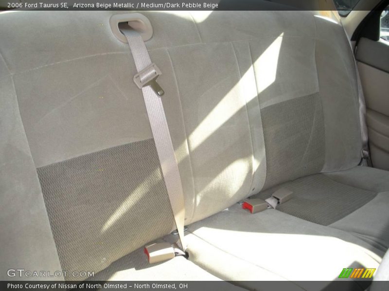 Arizona Beige Metallic / Medium/Dark Pebble Beige 2006 Ford Taurus SE
