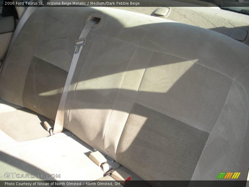 Arizona Beige Metallic / Medium/Dark Pebble Beige 2006 Ford Taurus SE