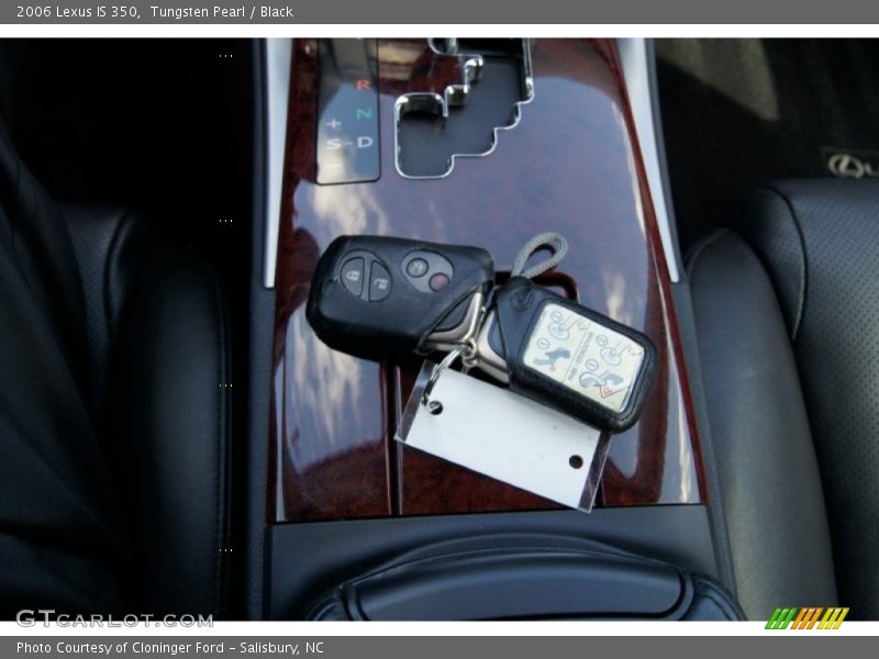 Keys of 2006 IS 350