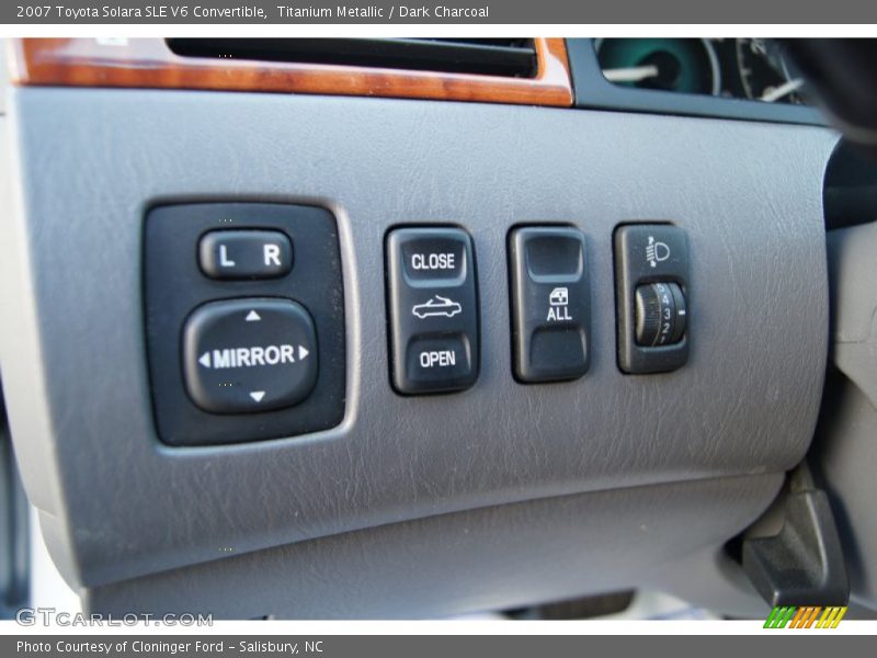 Titanium Metallic / Dark Charcoal 2007 Toyota Solara SLE V6 Convertible