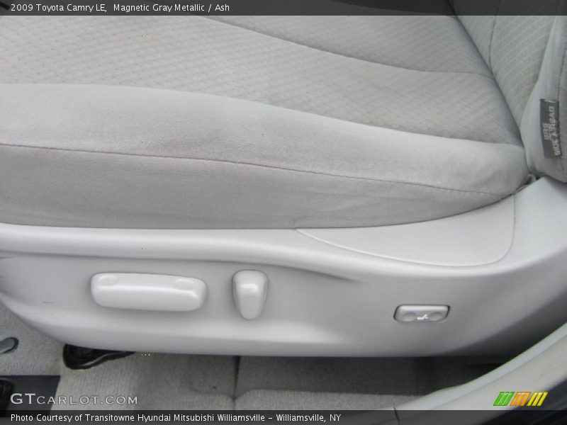 Magnetic Gray Metallic / Ash 2009 Toyota Camry LE