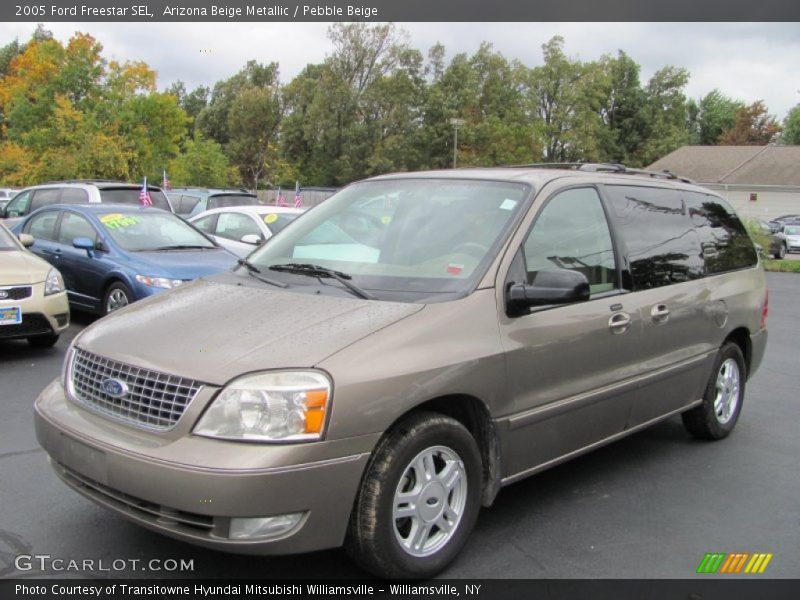 Front 3/4 View of 2005 Freestar SEL