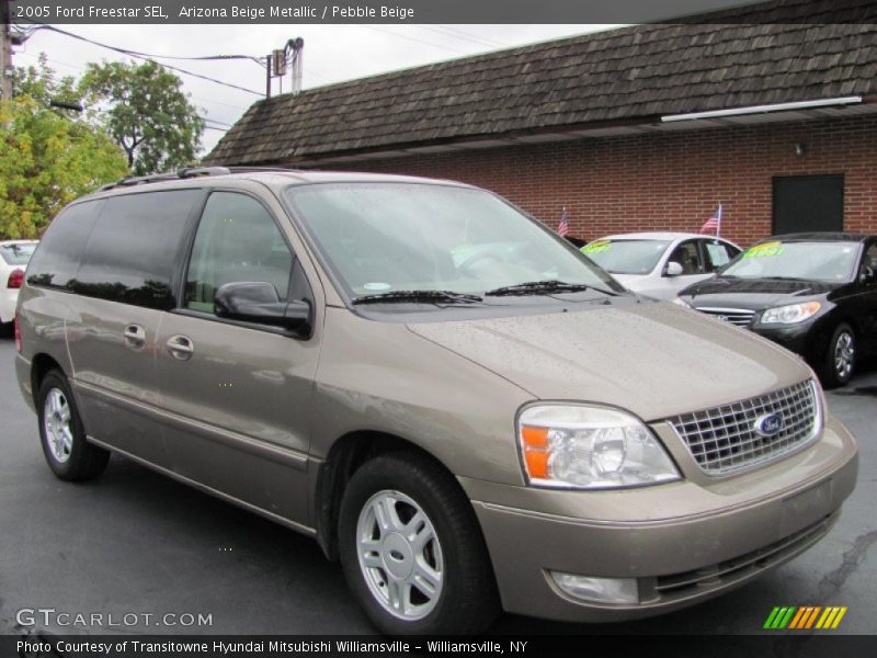 Front 3/4 View of 2005 Freestar SEL