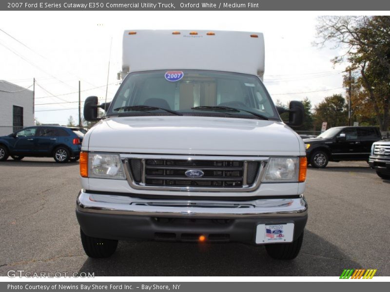 Oxford White / Medium Flint 2007 Ford E Series Cutaway E350 Commercial Utility Truck