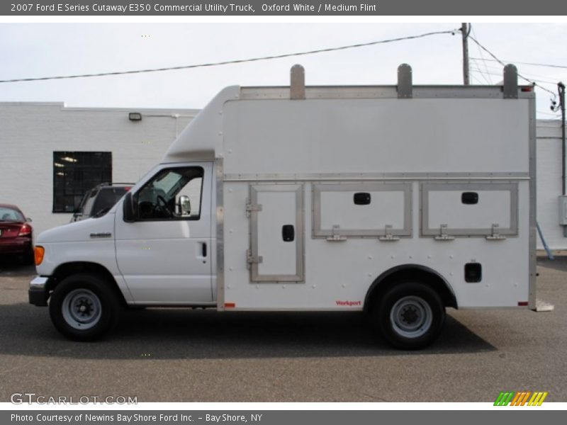Oxford White / Medium Flint 2007 Ford E Series Cutaway E350 Commercial Utility Truck