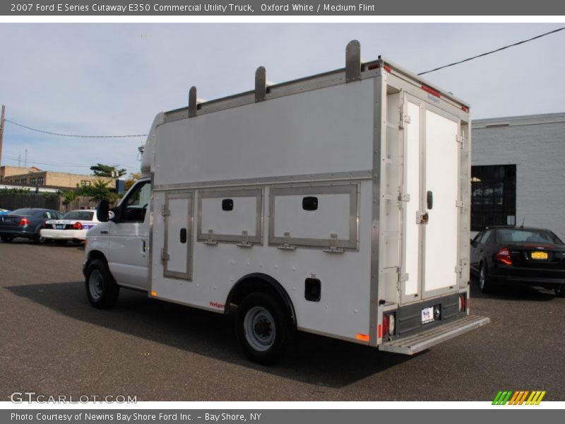 Oxford White / Medium Flint 2007 Ford E Series Cutaway E350 Commercial Utility Truck
