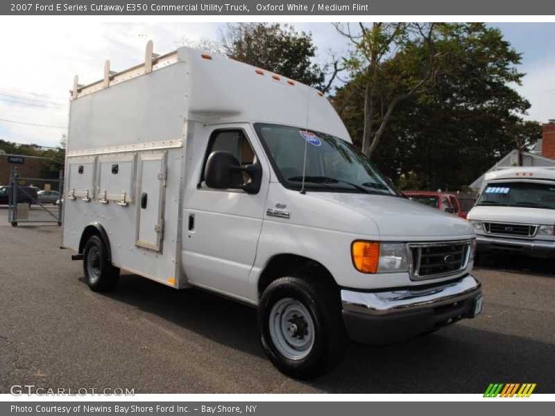 Oxford White / Medium Flint 2007 Ford E Series Cutaway E350 Commercial Utility Truck
