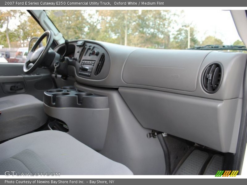 Oxford White / Medium Flint 2007 Ford E Series Cutaway E350 Commercial Utility Truck