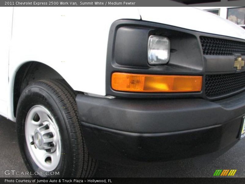 Summit White / Medium Pewter 2011 Chevrolet Express 2500 Work Van