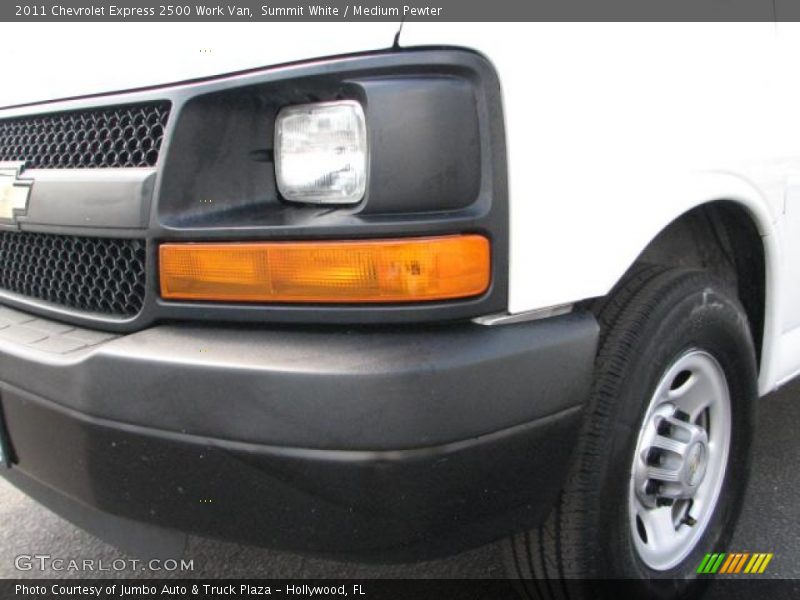 Summit White / Medium Pewter 2011 Chevrolet Express 2500 Work Van