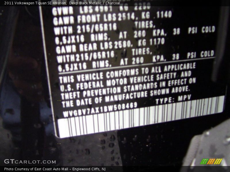 Deep Black Metallic / Charcoal 2011 Volkswagen Tiguan SE 4Motion