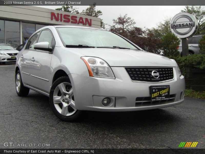 Brilliant Silver / Charcoal 2009 Nissan Sentra 2.0 S