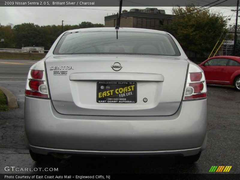 Brilliant Silver / Charcoal 2009 Nissan Sentra 2.0 S