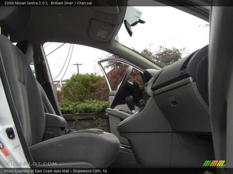Brilliant Silver / Charcoal 2009 Nissan Sentra 2.0 S