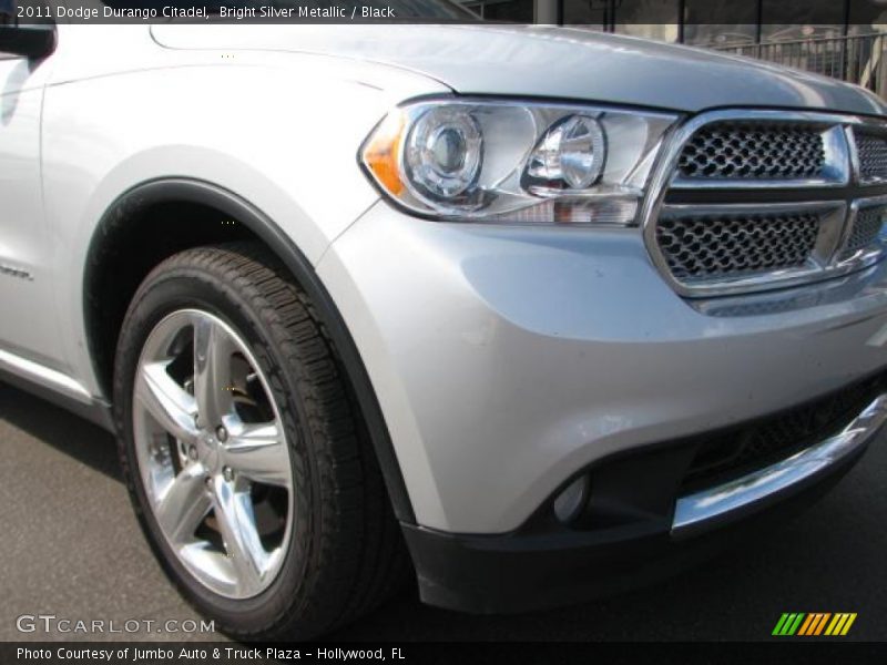 Bright Silver Metallic / Black 2011 Dodge Durango Citadel