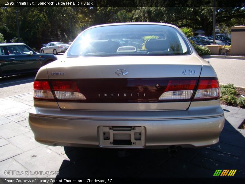 Sandrock Beige Metallic / Black 1999 Infiniti I 30