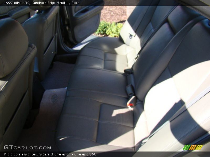 Sandrock Beige Metallic / Black 1999 Infiniti I 30