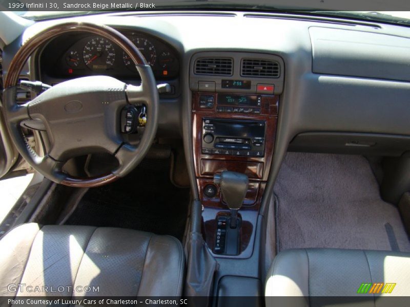 Sandrock Beige Metallic / Black 1999 Infiniti I 30