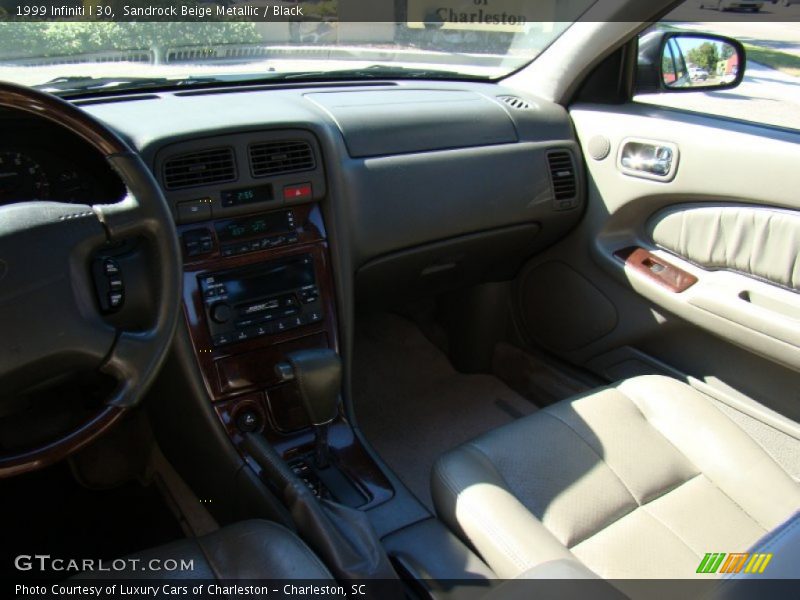 Sandrock Beige Metallic / Black 1999 Infiniti I 30