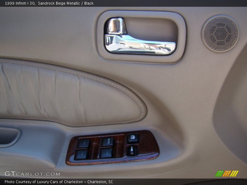 Sandrock Beige Metallic / Black 1999 Infiniti I 30