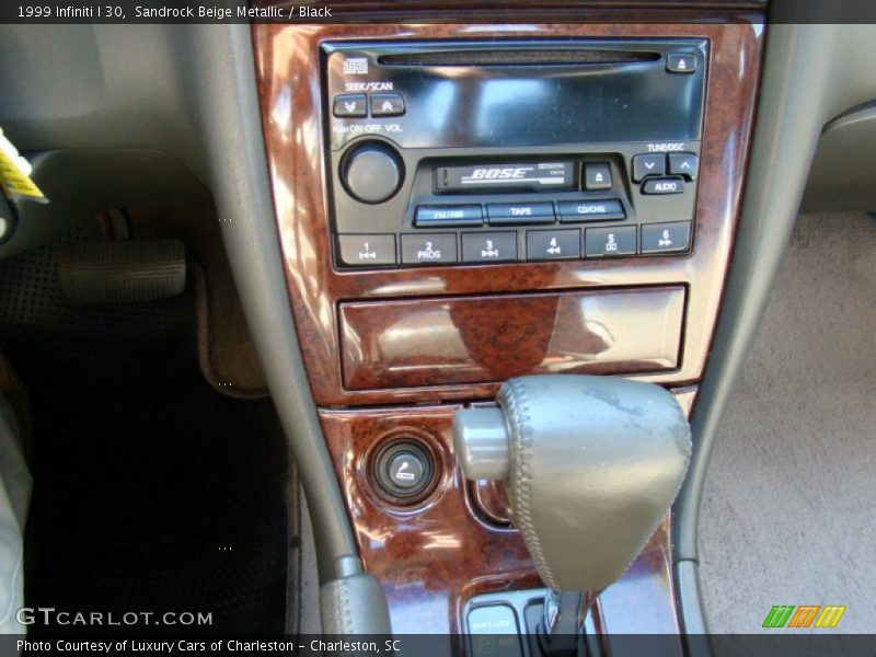 Sandrock Beige Metallic / Black 1999 Infiniti I 30