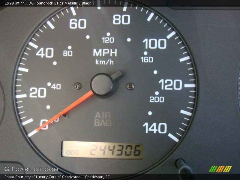 Sandrock Beige Metallic / Black 1999 Infiniti I 30