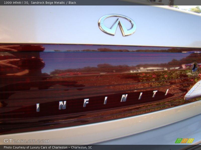 Sandrock Beige Metallic / Black 1999 Infiniti I 30