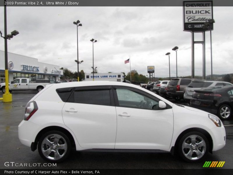 Ultra White / Ebony 2009 Pontiac Vibe 2.4