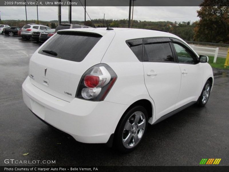 Ultra White / Ebony 2009 Pontiac Vibe 2.4