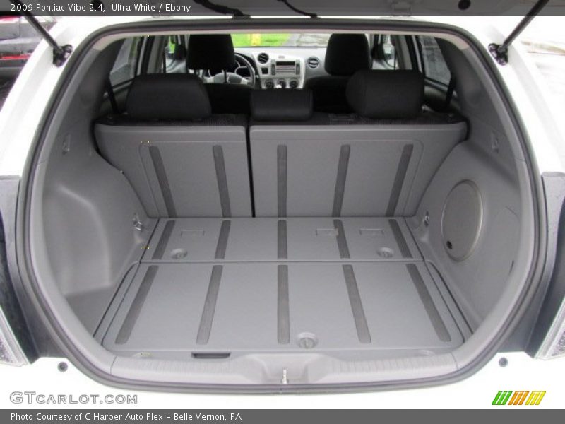 Ultra White / Ebony 2009 Pontiac Vibe 2.4