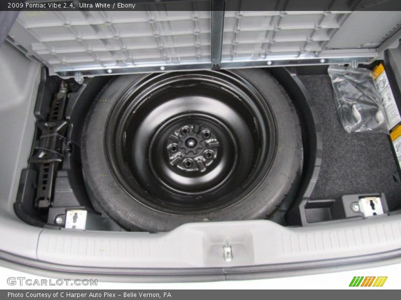 Ultra White / Ebony 2009 Pontiac Vibe 2.4