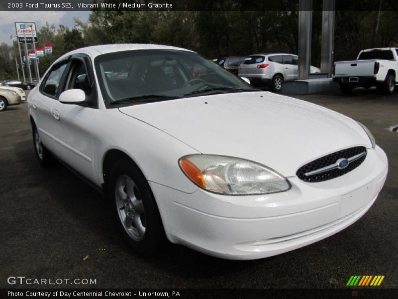 Vibrant White / Medium Graphite 2003 Ford Taurus SES