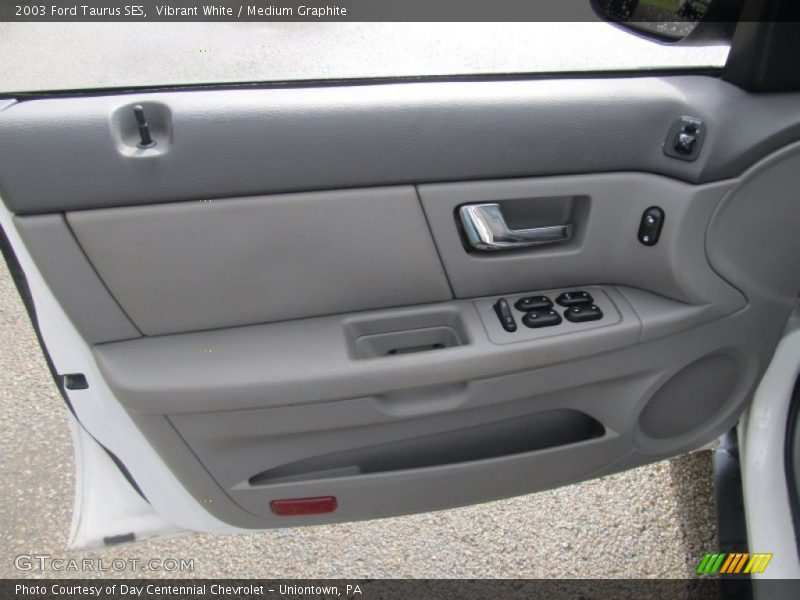 Vibrant White / Medium Graphite 2003 Ford Taurus SES